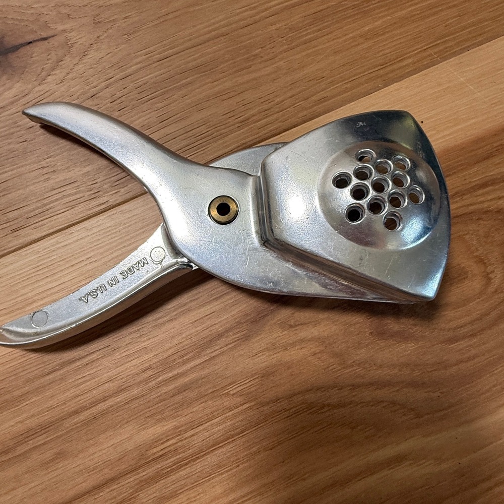 Irvin Ware Citrus Juicer Vintage Handheld Silver Chrome Made in USA Bar Tool